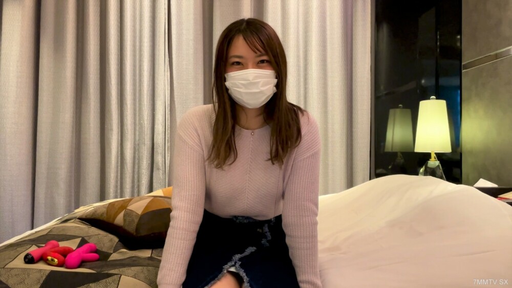 我生命中第一个可爱的幼儿园老师。令人愉快的女性拥抱在沉迷于负责插入长矛的玩具的人眼中尖叫 → 大量阴道射精。