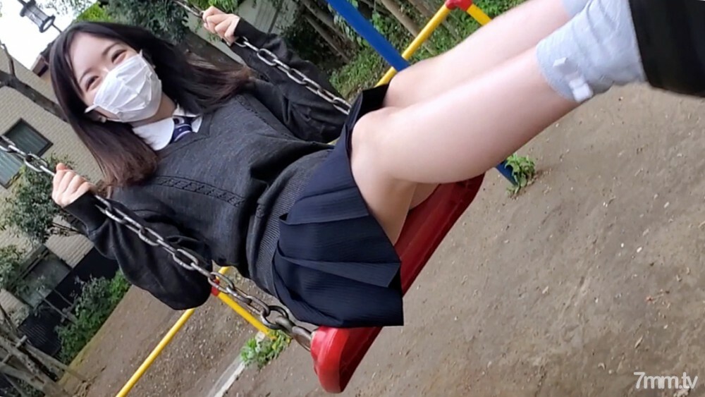 第一枪！ !!数量有限“因为我喜欢♡”如果你注意到，那个孩子已经是一个18岁的女孩◯学生！与喜欢叔叔的朋友的女儿暗中通奸！ !!这是最好的一天...