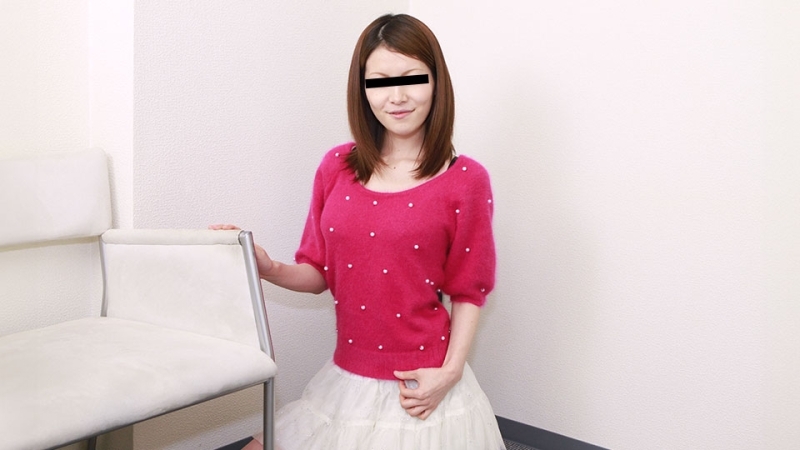 在试衣间与服饰店员发生原始性行为