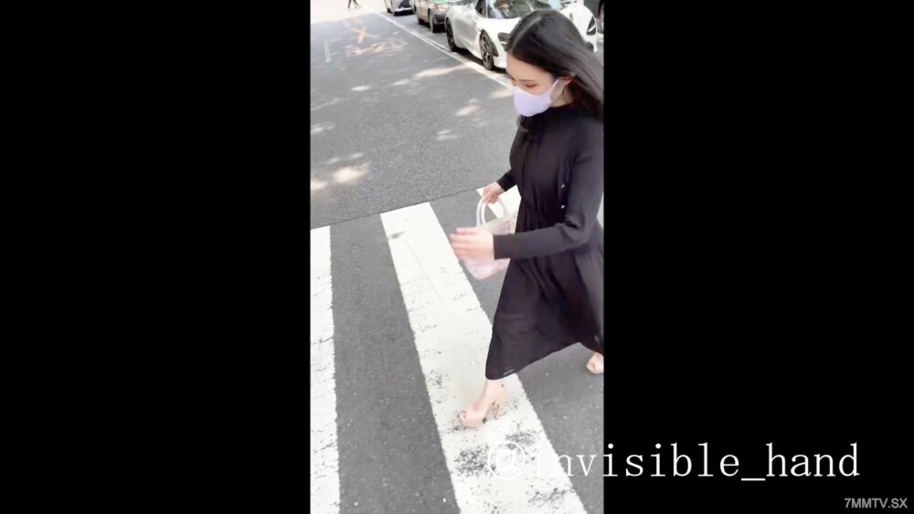 【正篇登场】为了特定目的回到杂志社的美少女市子是在大街上奔跑也能看到的神级风等上位辅助品。 