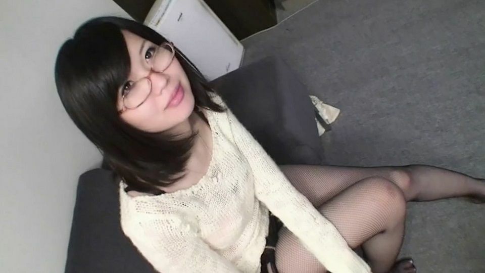 身材苗条的大胸女孩？