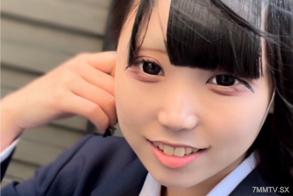 红羽，男人心中的笑点地下偶像！ ！ 18岁美穴美臀♪修学旅行途中新鲜J○集体授精！ ！