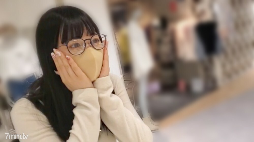 数量有限[未经审查] 当地文静的专业学生摘下眼镜时令人讨厌......脱下面具并进行阴道射精！