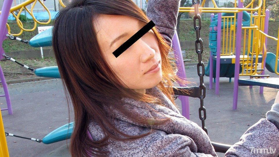 有鬃毛和巨大阴蒂的成熟女人