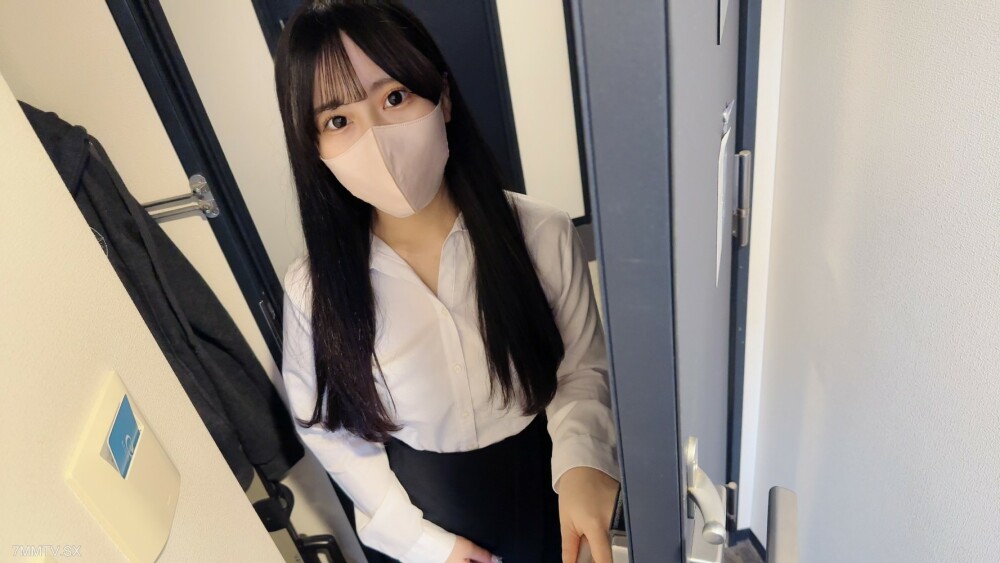 对于19岁的男女来说，与男女按摩有关。