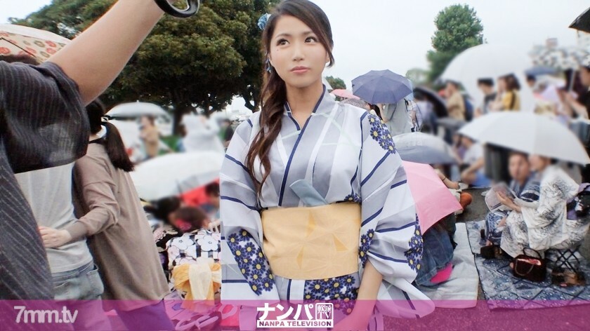 烟花汇演 08 从烟花汇演回来的路上，送一双浴衣姐妹花！因为前辈在一起而彻底松了口气的后辈，喝醉了，浑身是裂！我带你到另一个房间，攻打你的醉意~♪ 迫不及待地想看打开的浴衣！