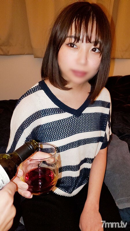 [流出]#白皙巨乳前赛夫勒。奇闻趣事作为秘密只为两个人在家里喝酒后阴道射精。