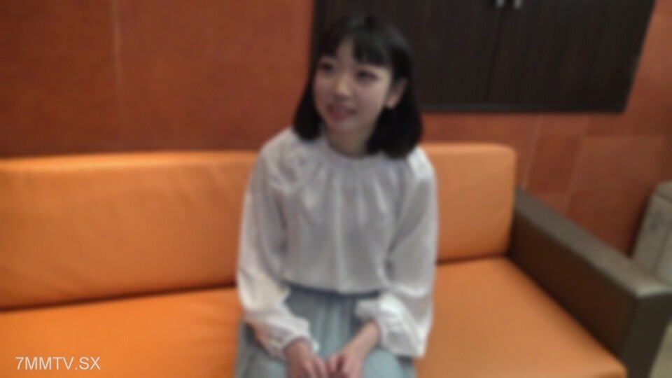作风出众的学生便利店店员！有这样的女孩上夜班可以吗？