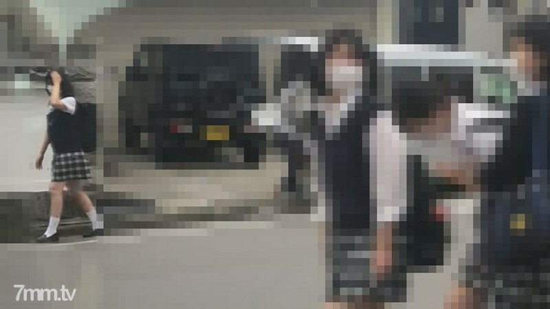 [仅限周末] 私立女子学校黑发美少女③学校附近接送，在停车场暴露・在酒店插入