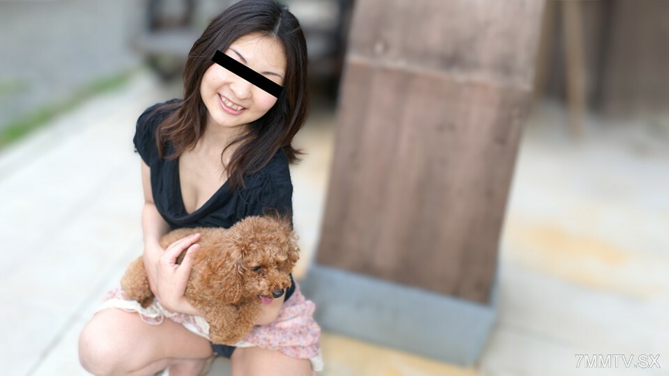 可爱的女孩从Waga和Nampa买了一只狗！