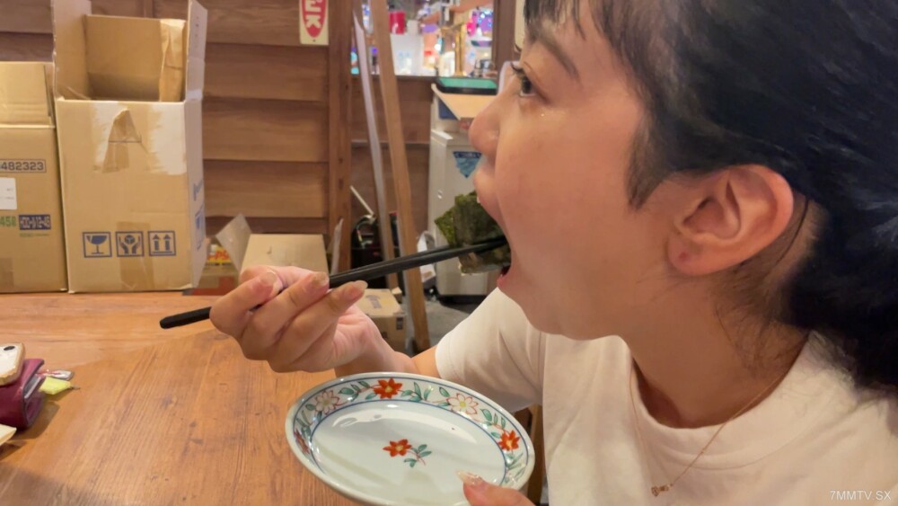 第二部 凸乳之乡的旅行，胸部和乳房之间的距离是色情的。在醉酒状态下最好的猥亵母乳性交，Irama，生射精平行射精→大量面部射精。