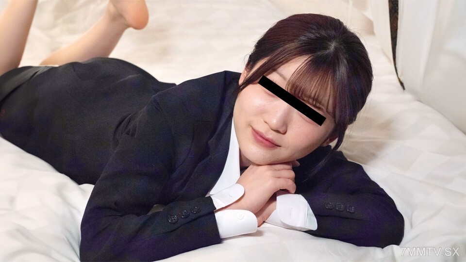与正在找工作的可爱小大学生进行纯天然中出颜射