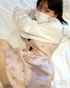 阿塔玛今年已经 20 岁了。中出蘑菇小孔，身上有CC标记！ ！喂料妙乔，美臀巨乳，注射精液后，另一个立刻起脚，精子流入子宫，心脏的男性DNA刻到体内，最后CC一枪！ ！