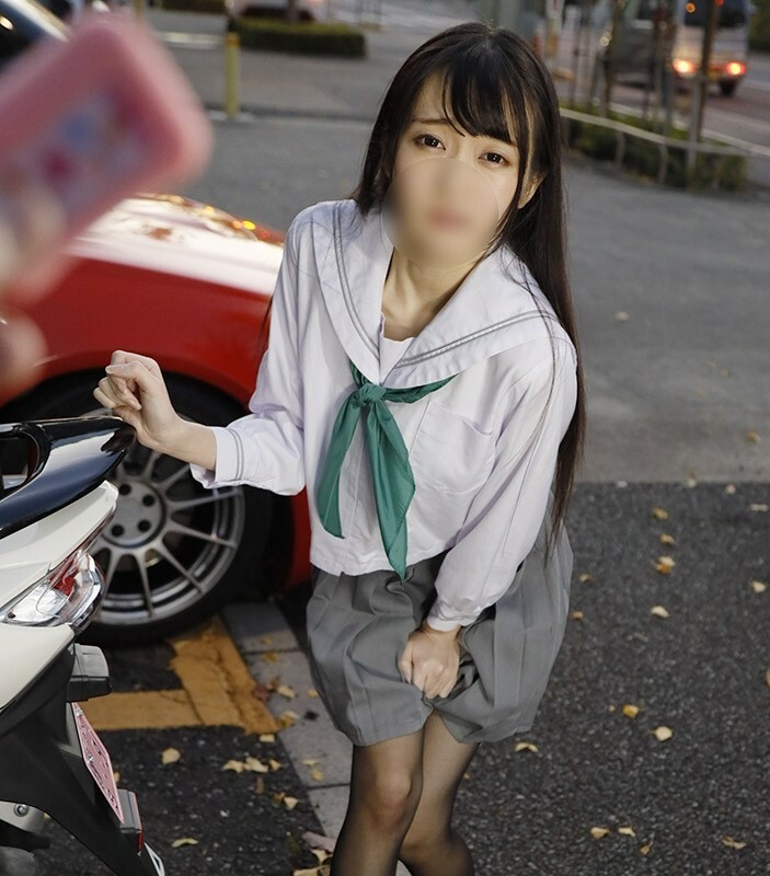 【水手服遥控自行车】我未来的梦想是当钢琴家，当我把遥控自行车放在一个纤细骨感小胸妹子身上时，她摔倒了，摔断了背，还高潮了【个人视频】