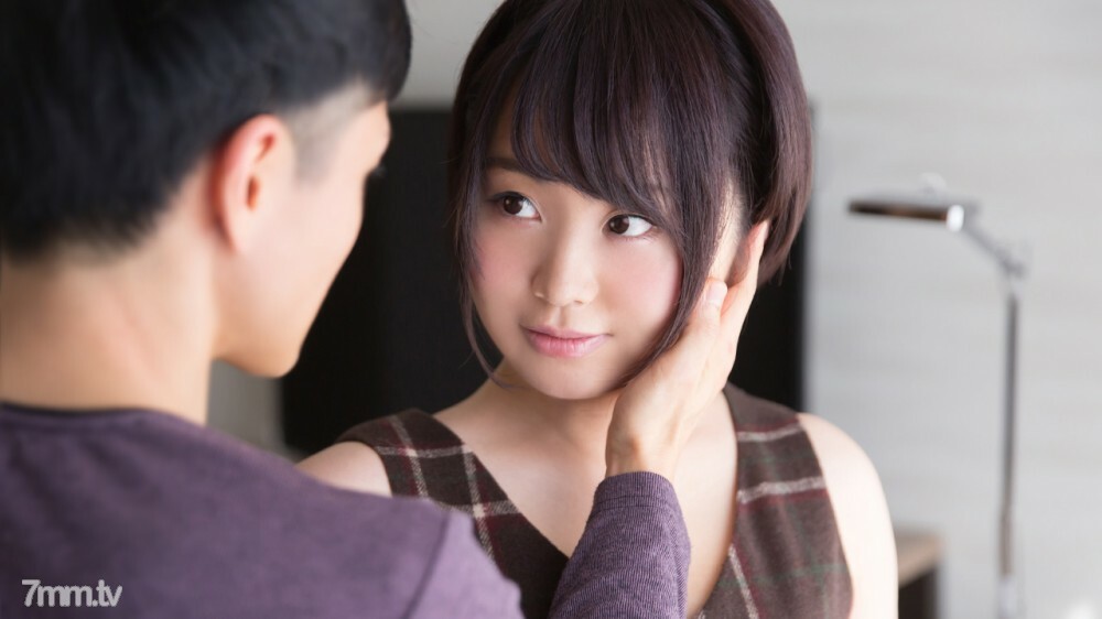 Akari 带著可爱的笑容