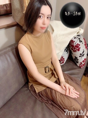 与那个女演员非常相似的接待员