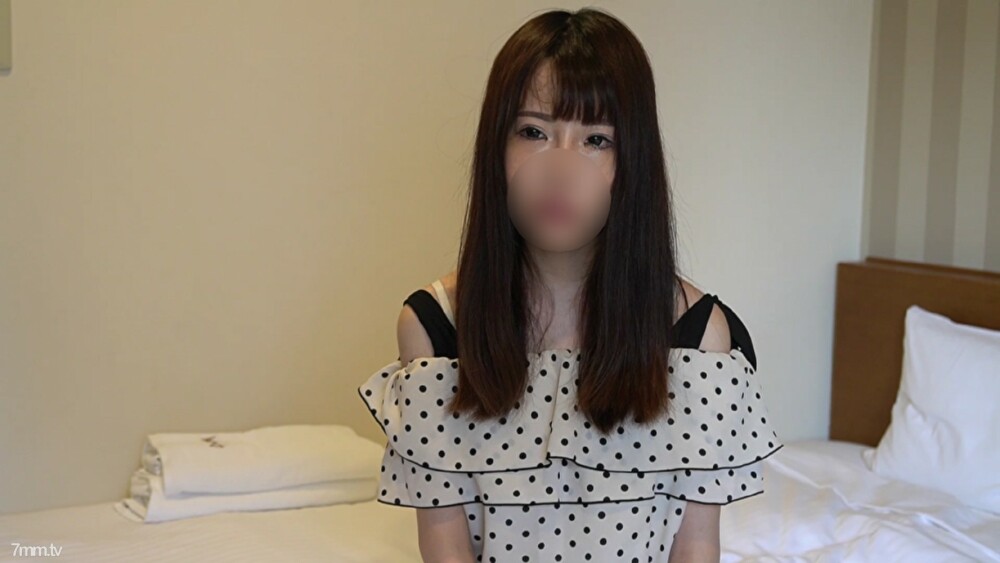 [否] [个人拍摄] Mel 22岁服装店员★ 穿著时髦衣服的苗条美女完全剃光了！鱿鱼两次后是生的！