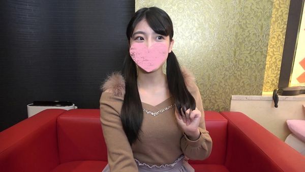 第一次拍摄❤️搞个萝莉妹！又短又细的娜米萨有一个令人震惊的湿漉漉的阴户，这是我没想到的！ 【自拍】