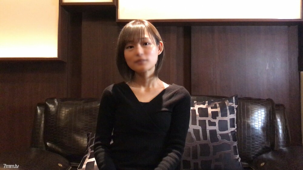 太透明的美少女。任何词在她面前变得过时的魅力→暨。