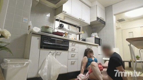 [无码x个人拍摄] 5号爱人之母！？突然冲到家报“女儿有外遇”也是外遇对象，在厨房强暴超熟女超60岁偷拍w