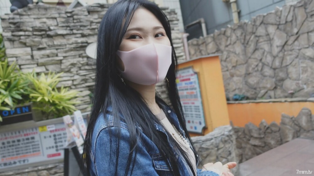 【因人气再度现身！ ] 令人发指的巨大乳房！ & 瀑布类喷！已婚妇女即使有丈夫也有与男人玩的性欲[审查特权阿里] FC2-PPV-2897474