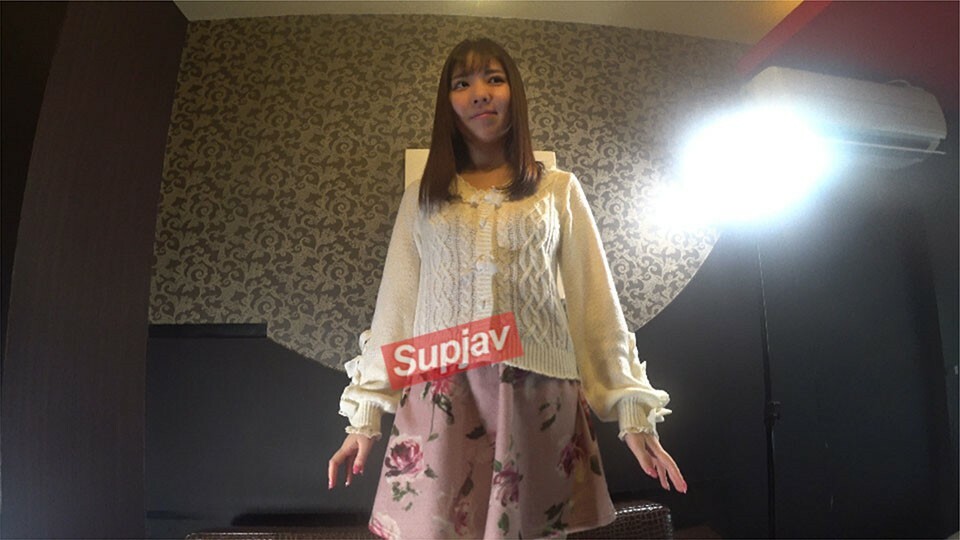 [个人拍摄] ♀252 AV女优Mitsu◯酱，20岁，第一次绝对不想怀孕的AV女优VS绝对让她怀孕的老男人，真正的中出种子战斗！ （哈哈）