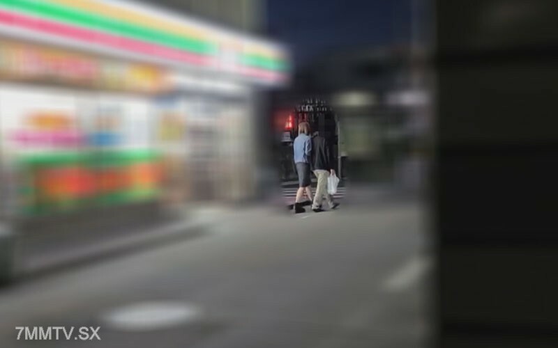 非居住期间，秘密会议成功通过贷款。另外一个妻子和孩子也是个人。