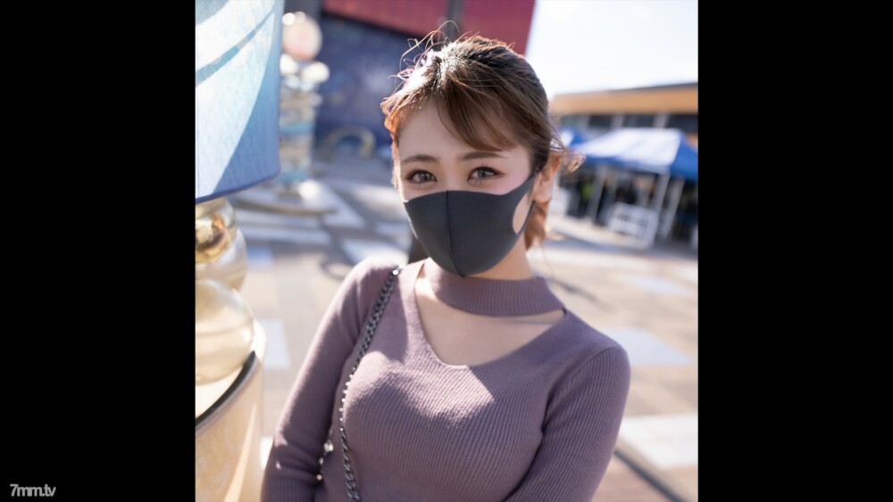 第一枪！ !! 【新影院风格】数量有限！ [未删减]它的容貌和四肢太耀眼了......接受我的一切，在阴道里两次射精给一个漂亮的女朋友！ !!她的存在太漂亮了……（特写）