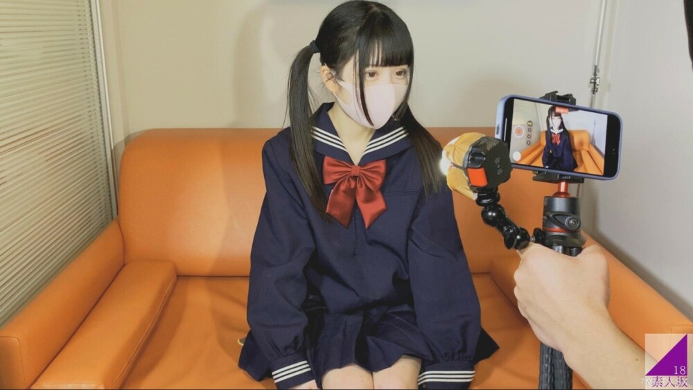 享用了 Miku-chan 的家常菜后，穿著水手服的小胸身材苗条，与她做爱，最后，她给了她一个剃光的小穴，并用原始的阴道射精 [评论奖励：高分辨率版本]