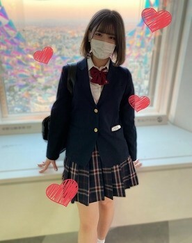 【纯真闪耀】夕阳下，天真烂漫的美少女，表情悲伤。你现在在想什么？ 朝日18岁
